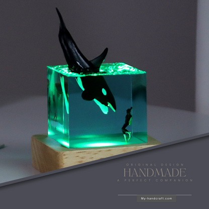 Whale & Ocean Resin Cube – Handmade Glow-in-the-Dark Ocean Art